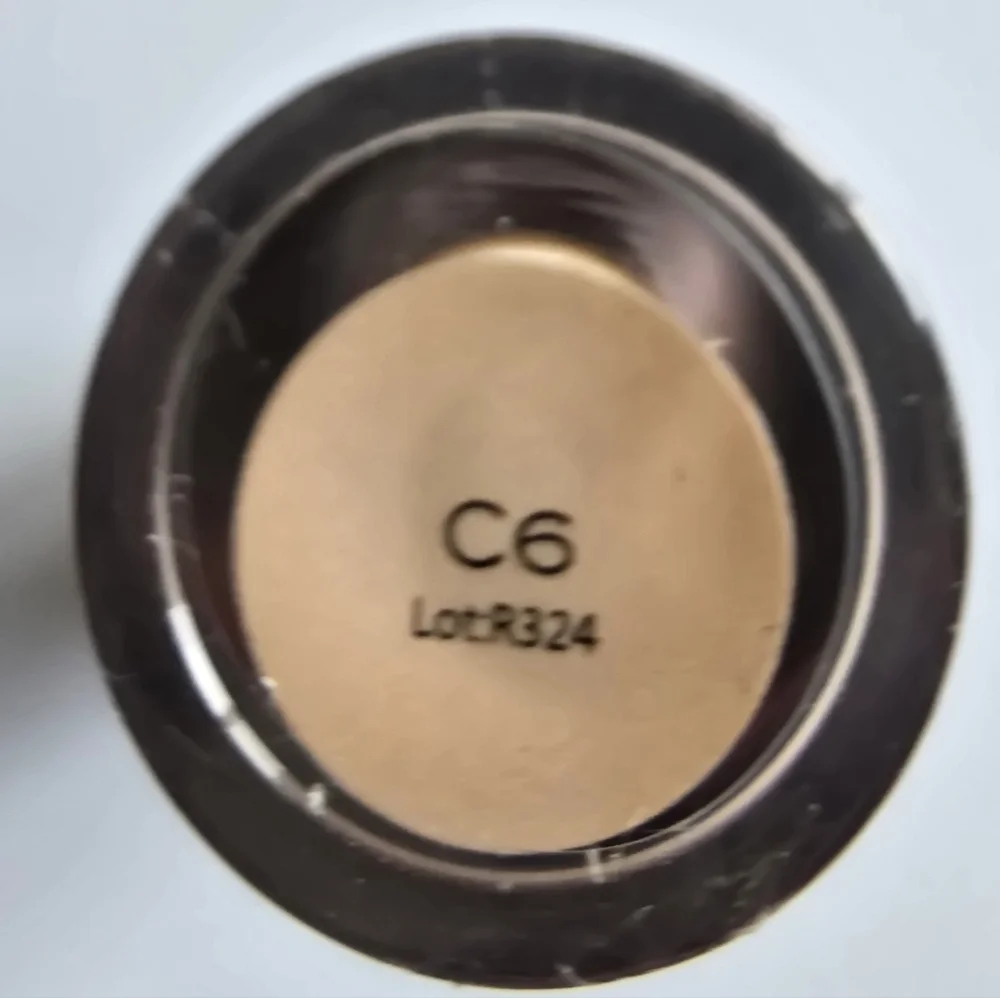 Makeup Revolution Beauty Conceal & Define Infinite Concealer XL, C6 New SEALED